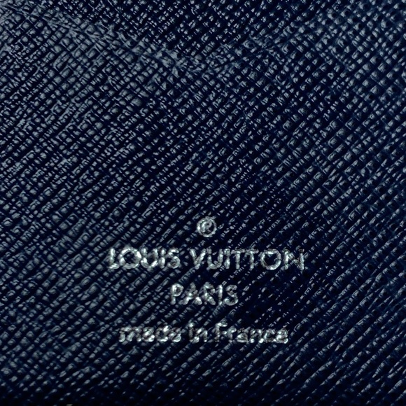 Louis Vuitton mens pocket holder - Picture 4 of 6